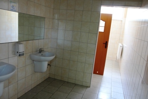 Wakacyjne remonty   w legnickich plac&oacute;wkach oświatowych